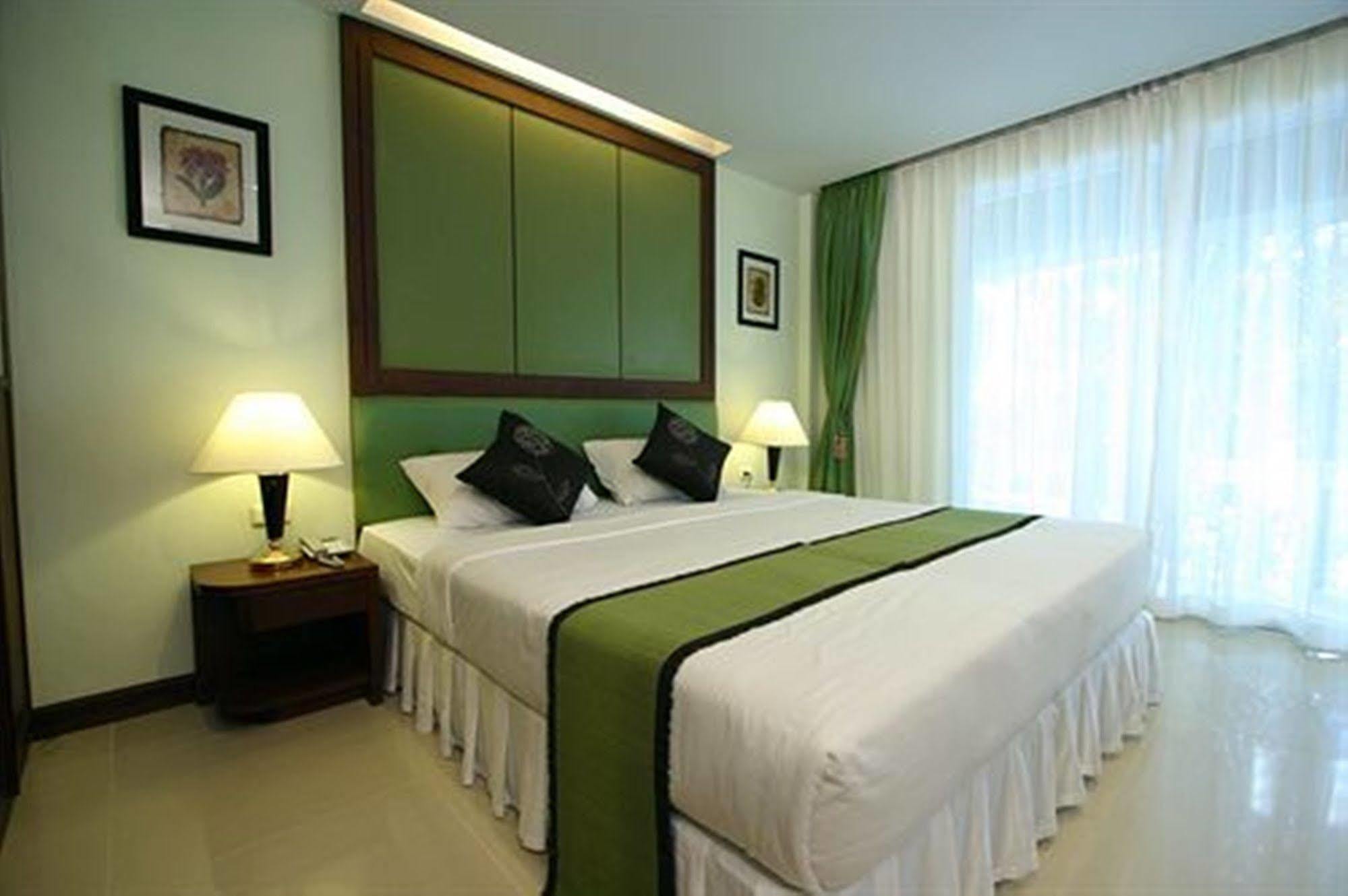 Windmill Resort Hotel Pattaya Eksteriør bilde